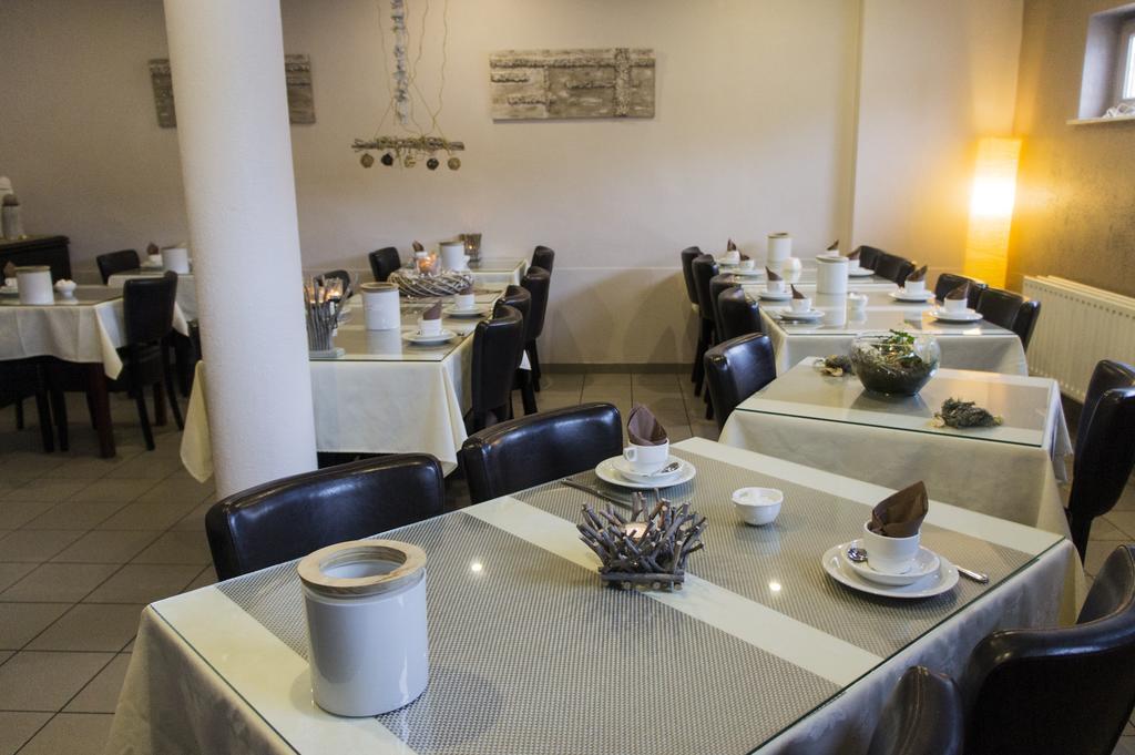 Hotel Adoma Gand Esterno foto